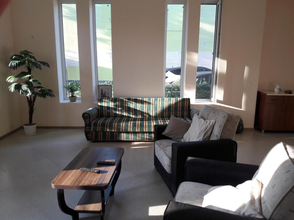 Maka Bed & Breakfast Ureki Exterior photo